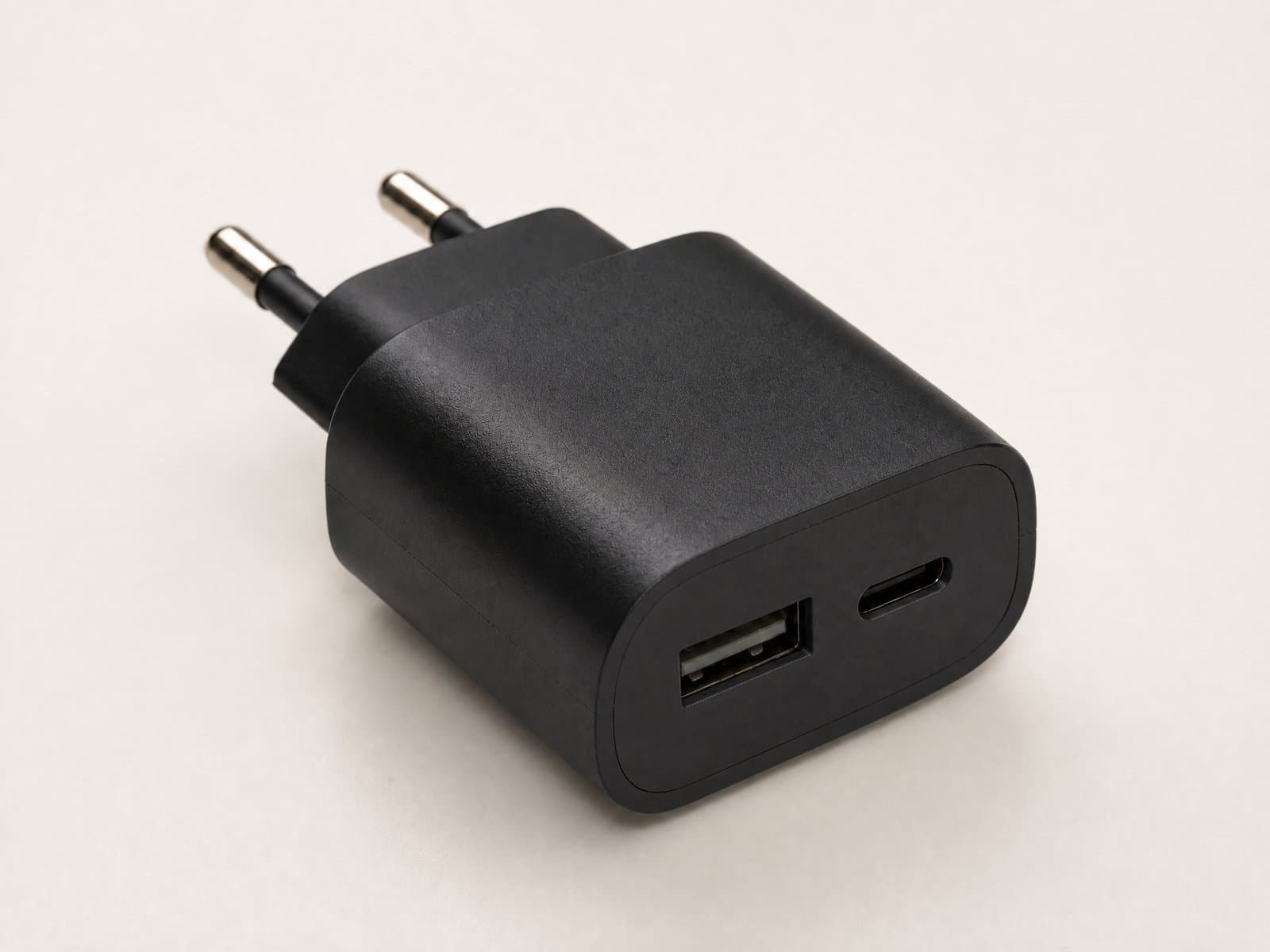 Fonte Dupla USB + USB-C